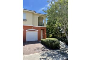 47 SE Sedona Cir APT 204, Stuart, FL 34994, Sold 09/23/22