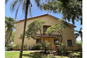 21391 Marina Cove Cir, Miami, FL 33180, Sold 12/16/22