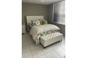 8 Willowbrook Ln, Delray Beach, FL 33446, Sold 10/03/22