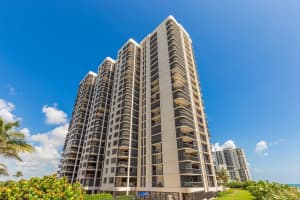 5380 N Ocean Dr, Riviera Beach, FL 33404, Sold 02/06/23