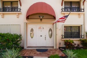 5 Uno Lago Dr, North Palm Beach, FL 33408, Sold 10/13/22