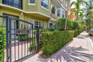 2310  Amalfi Way, Palm Beach Gardens, FL 33410 Sold 03/13/23
