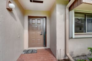 6700 Versailles Ct, Greenacres, FL 33467, Sold 10/04/22