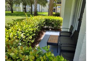 425 Executive Center Dr, West Palm Beach, FL 33401, Sold 10/21/22