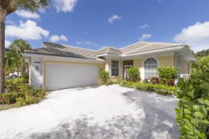 8568 Doverbrook Dr, Palm Beach Gardens, FL 33410, Sold 11/03/22