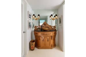 MLS# R10827396, Palm Beach, Florida 33480