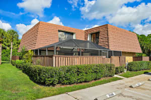 3042 SW Sunset Trace Circle, Palm City, FL 34990 Sold 12/08/22