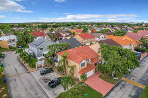 18768 NW 79th Way, Hialeah, FL 33015 Sold 02/08/23