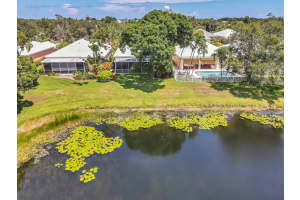 8589  Doverbrook Drive, Palm Beach Gardens, FL 33410 Sold 10/25/22