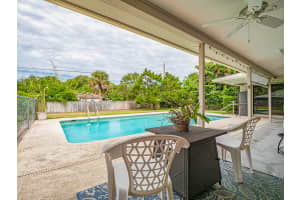 445  11th Ct, Vero Beach, FL 32962 Sold 01/23/23