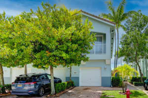3061  Laurel Ridge Circle, Riviera Beach, FL 33404 Sold 09/30/22