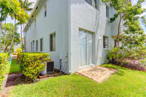 3061  Laurel Ridge Circle, Riviera Beach, FL 33404 Sold 09/30/22