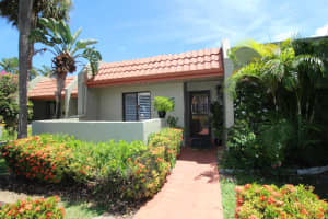 135 SE 7th St, Deerfield Beach, FL 33441, Sold 10/17/22