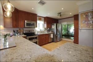 135 SE 7th St, Deerfield Beach, FL 33441, Sold 10/17/22