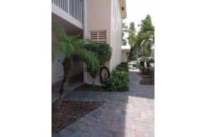 3212 NE 9th St, Pompano Beach, FL 33062, Sold 10/11/22