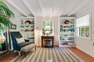 733 Sunset Rd, West Palm Beach, FL 33401, Sold 10/05/22