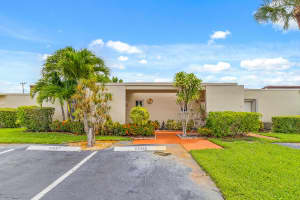 2538 Boundbrook Dr S, West Palm Beach, FL 33406, Sold 10/13/22