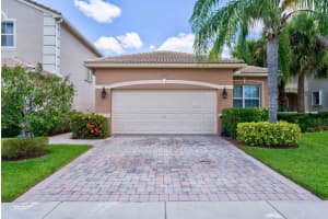 215  Isle Verde Way, Palm Beach Gardens, FL 33418 Sold 11/30/22