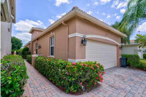 215  Isle Verde Way, Palm Beach Gardens, FL 33418 Sold 11/30/22
