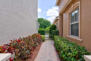 215  Isle Verde Way, Palm Beach Gardens, FL 33418 Sold 11/30/22