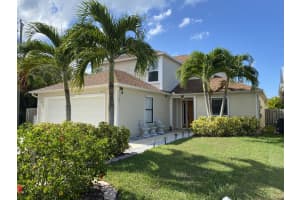 3905 SE Walnut Place, Stuart, FL 34997 Sold 10/12/22