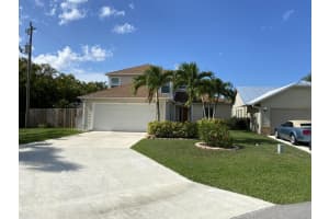 3905 SE Walnut Place, Stuart, FL 34997 Sold 10/12/22