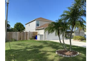 3905 SE Walnut Place, Stuart, FL 34997 Sold 10/12/22