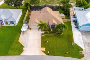 536 NE Pecos Way, Jensen Beach, FL 34957 Sold 10/17/22