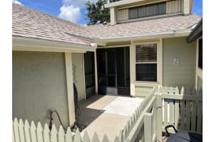1561 SE Lynshire Court, Port Saint Lucie, FL 34952 Sold 10/03/22
