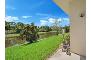 1560 SE Hampshire Way   101, Stuart, FL 34994 Sold 06/01/23