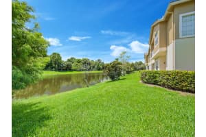 1560 SE Hampshire Way   101, Stuart, FL 34994 Sold 06/01/23