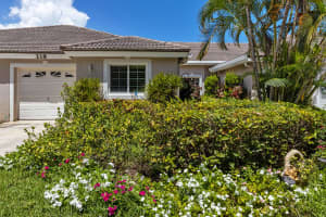 219 Lakeshore Dr, Hypoluxo, FL 33462, Sold 11/07/22