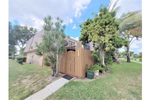 842  Springdale Circle, Palm Springs, FL 33461 Sold 01/06/23