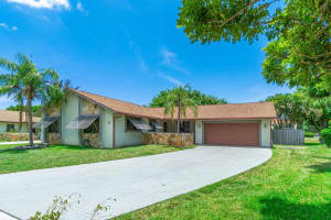 37  Vista Del Rio, Boynton Beach, FL 33426 Sold 11/21/22