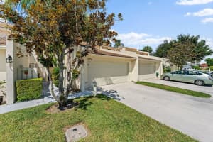 8015  Edgemere Lane, Palm Beach Gardens, FL 33410 Sold 12/29/22