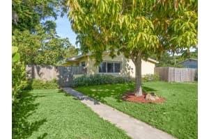 300 S Caloosahatchee Avenue, Jupiter, FL 33458 Sold 10/20/22