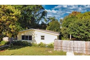 300 S Caloosahatchee Avenue, Jupiter, FL 33458 Sold 10/20/22
