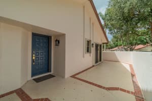 6031 SE Martinique Drive   101, Stuart, FL 34997 Sold 12/15/22