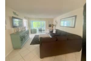 23 Colonial Club Dr, Boynton Beach, FL 33435, Sold 11/18/22