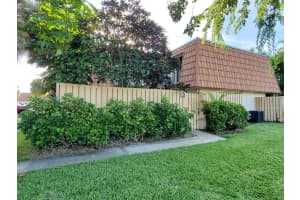 811  Blue Ridge Circle, West Palm Beach, FL 33409 Sold 11/28/22