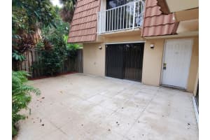 811  Blue Ridge Circle, West Palm Beach, FL 33409 Sold 11/28/22