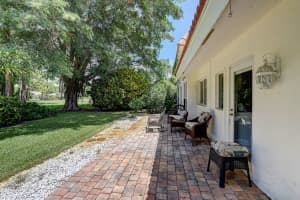 654 W Lakewoode Circle, Delray Beach, FL 33445 Sold 11/17/22