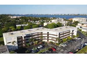 300 Waterway Dr S, Lantana, FL 33462, Sold 12/14/22