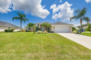 880  Sarina Terrace  SW, Vero Beach, FL 32968 Sold 11/30/22