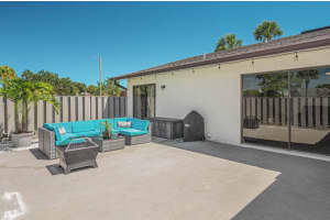 1307  Peppertree Trail    Apt B, Fort Pierce, FL 34950 Sold 10/19/22