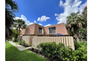 802 Blue Ridge Cir, West Palm Beach, FL 33409, Sold 11/17/22