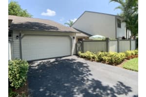 13416  Bedford Mews Court, Wellington, FL 33414 Sold 11/30/22