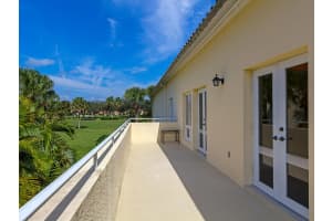 5040  Harmony Circle   202, Vero Beach, FL 32967 Sold 10/31/22