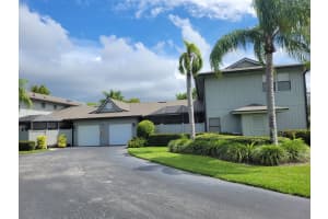 604  Centre Court  SW 102, Vero Beach, FL 32962 Sold 04/28/23