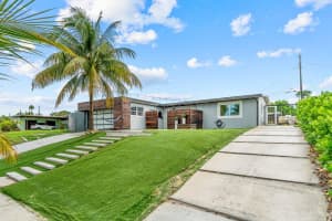 1446  Hillcrest Drive, Lake Worth Beach, FL 33461 Sold 01/13/23